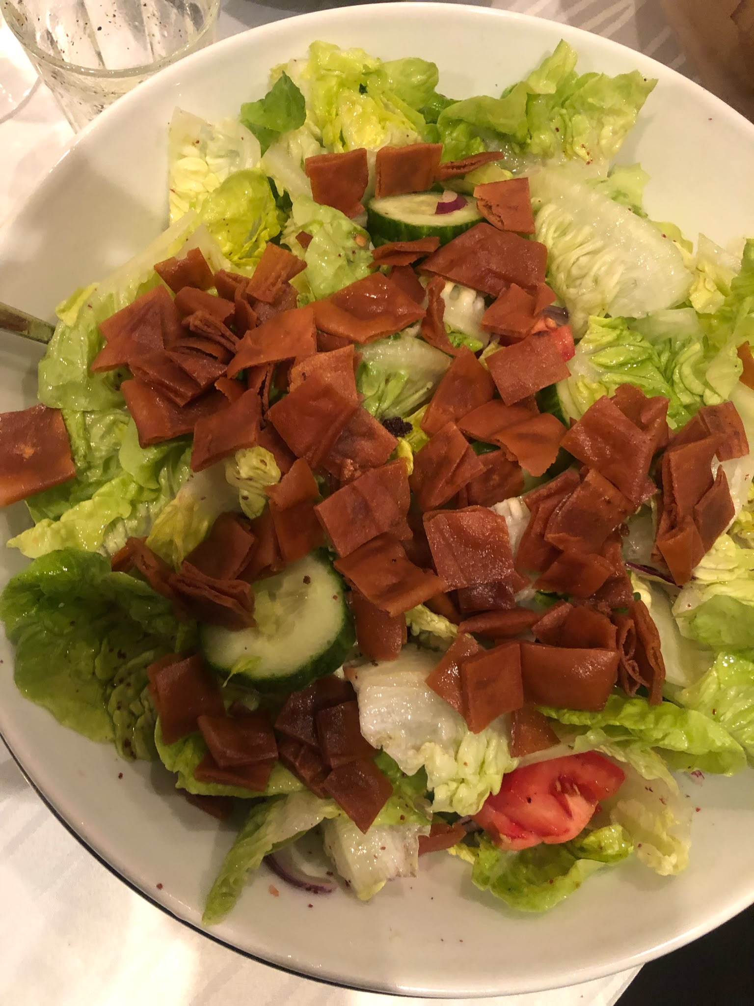 Fattoush mit knusprigem Fladenbrot
